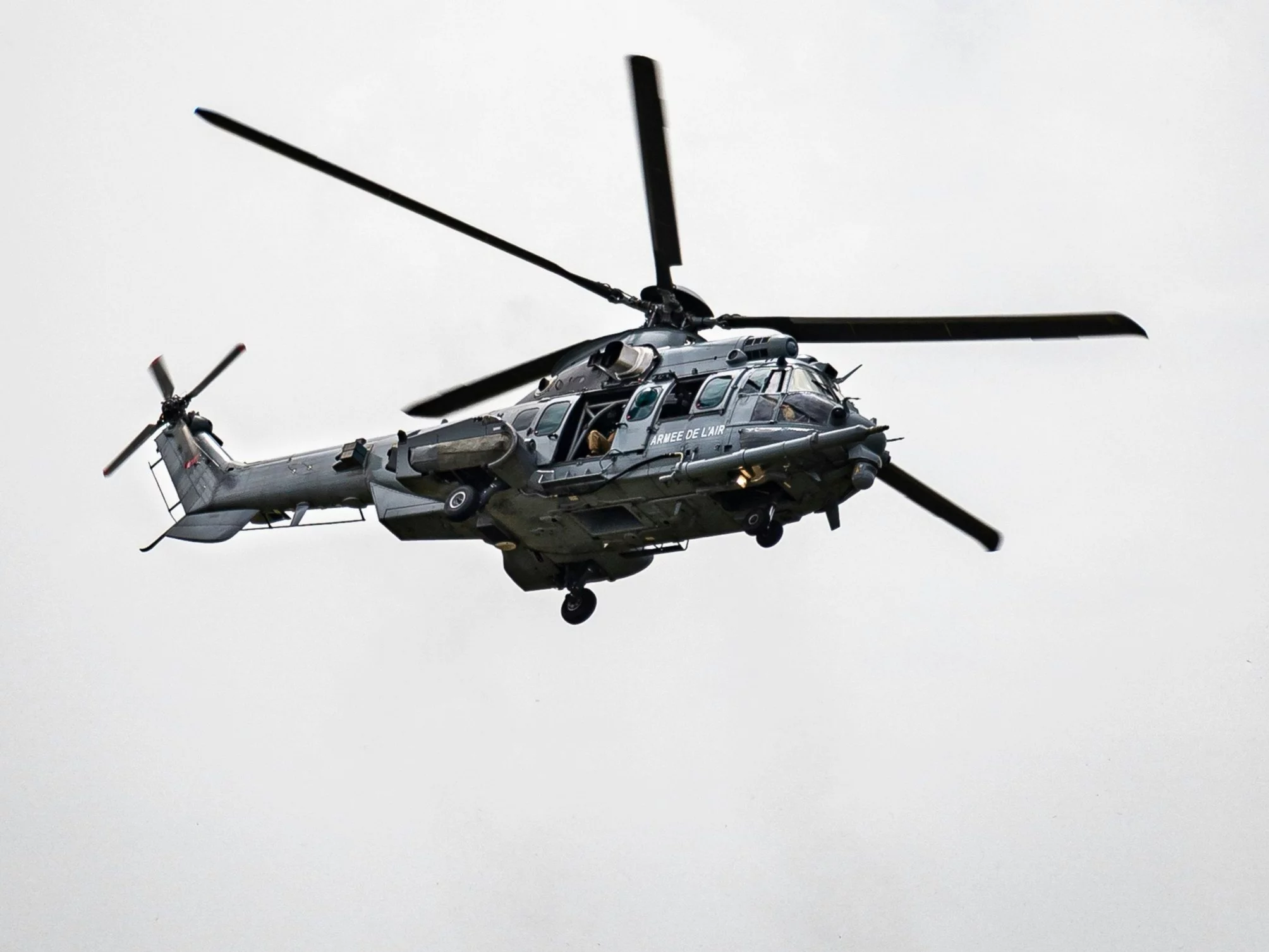 Francuscy żołnierze dokonali abordażu na statek. "Rosyjska flota cieni"