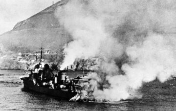 Francuski niszczyciel "Mogador" uszkodzony w trakcie ataku na Mers-el-Kébir.