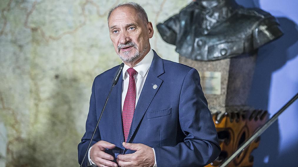 Antoni Macierewicz, szef MON