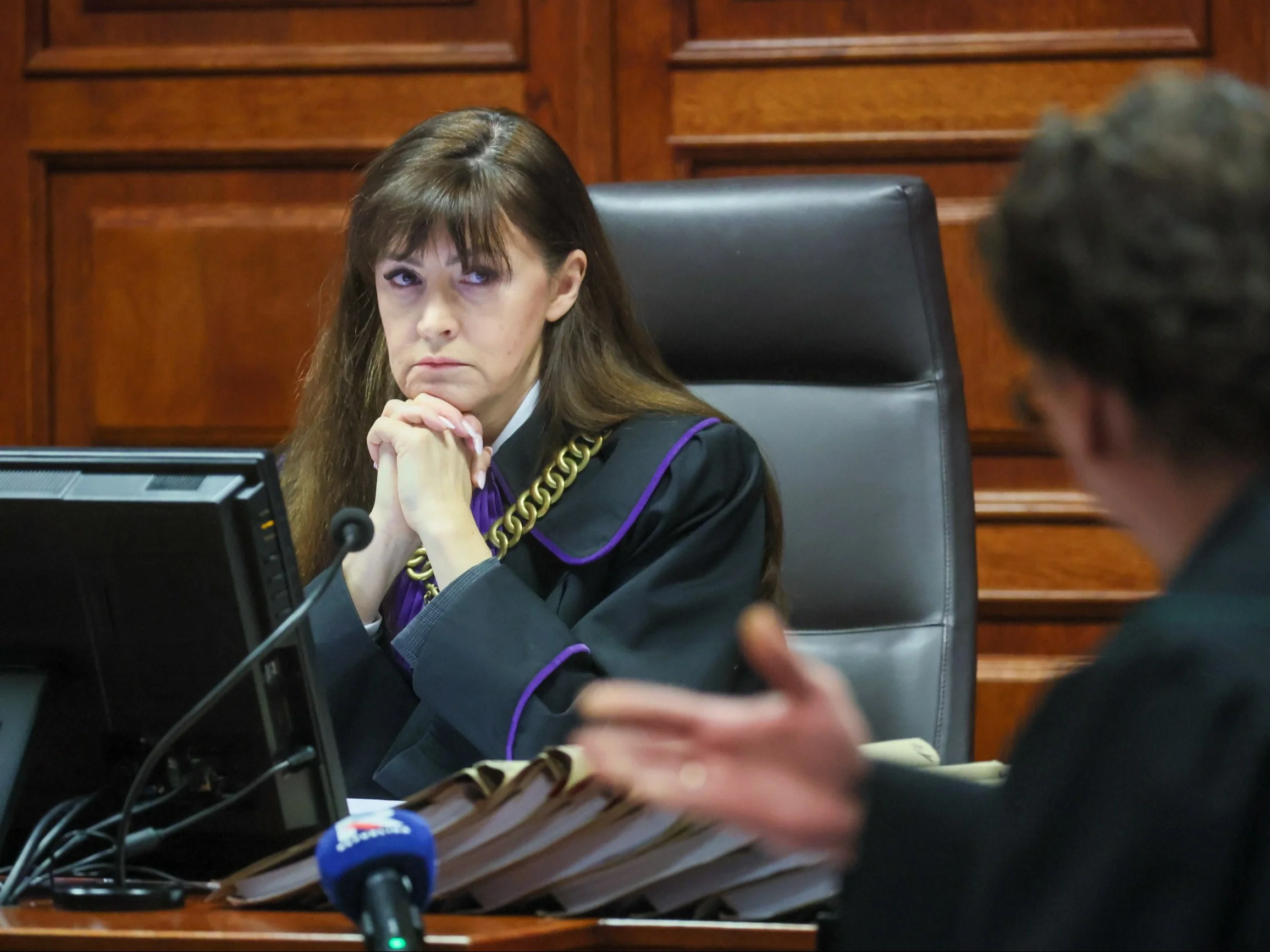 Sędzia Justyna Koska-Janusz na sali rozpraw Sądu Okręgowego w Warszawie. Proces prezesa Fundacji Profeto ks. Michała Olszewskiego oraz b. urzędniczek Ministerstwa Sprawiedliwości