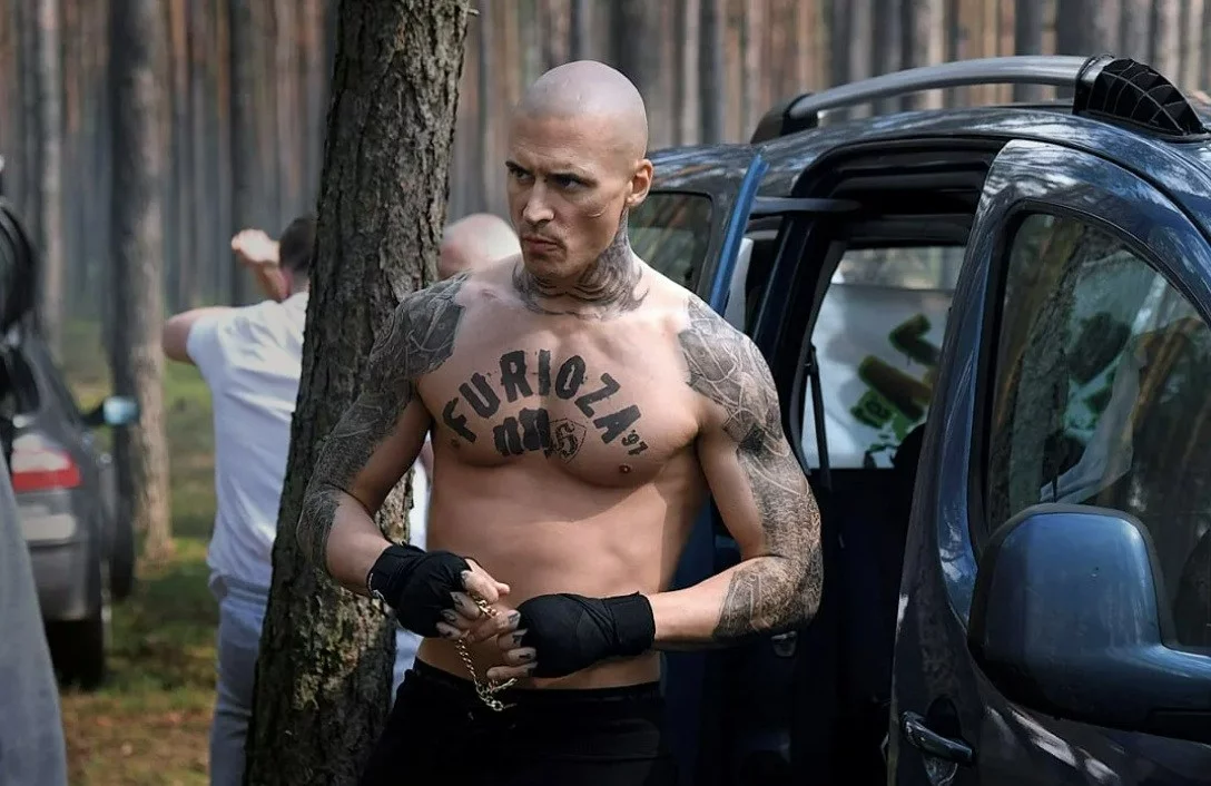 Kadr z filmu "Furioza", na zdj. aktor Mateusz Damięcki