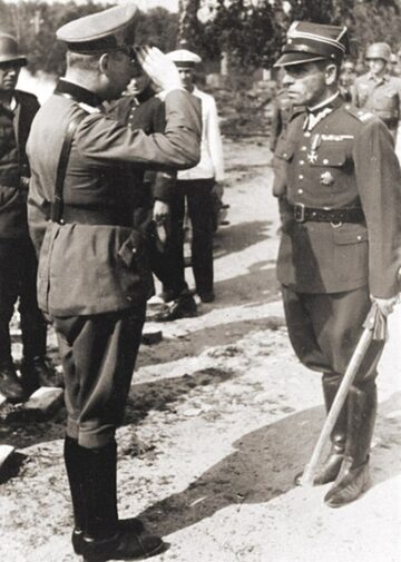 Gen. Friedrich Eberhardt salutuje przed mjr. Henrykiem Sucharskim podczas rozmów o poddaniu Westerplatte
