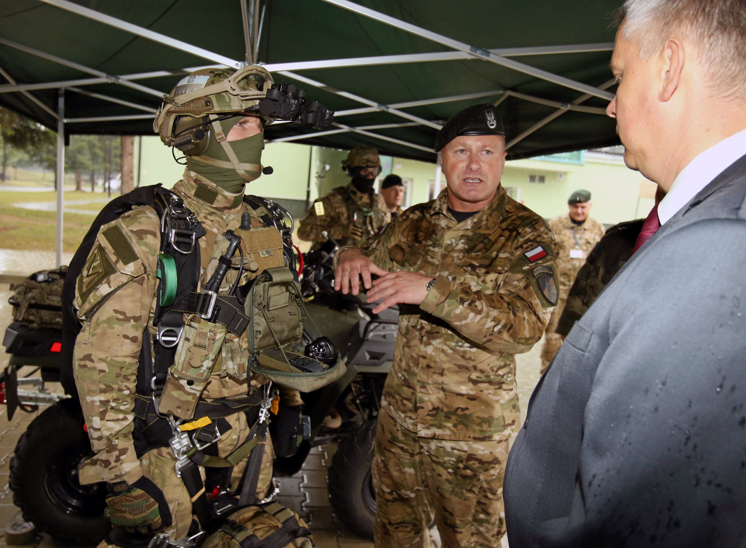 gen. Jerzy Gut i Tomasz Siemoniak
