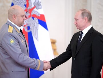 Gen. Sergiej Surowikin i prezydent Rosji Władimir Putin