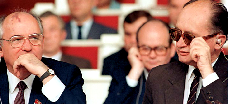 Generał urabia historię dla siebie