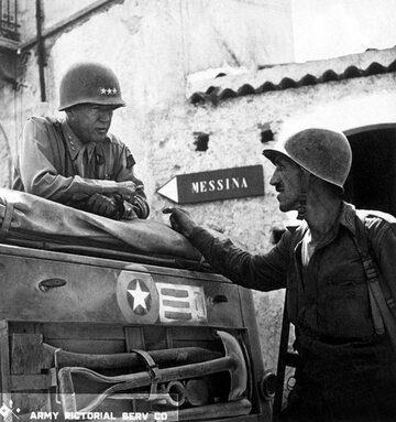George Patton (po lewo). Sycylia, 1943 rok