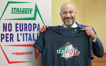 Gianluigi Paragone, szef Italexitu, przekonuje, że uda mu się wyrwać Włochy z "klatki Unii Europejskiej i wspólnej waluty"