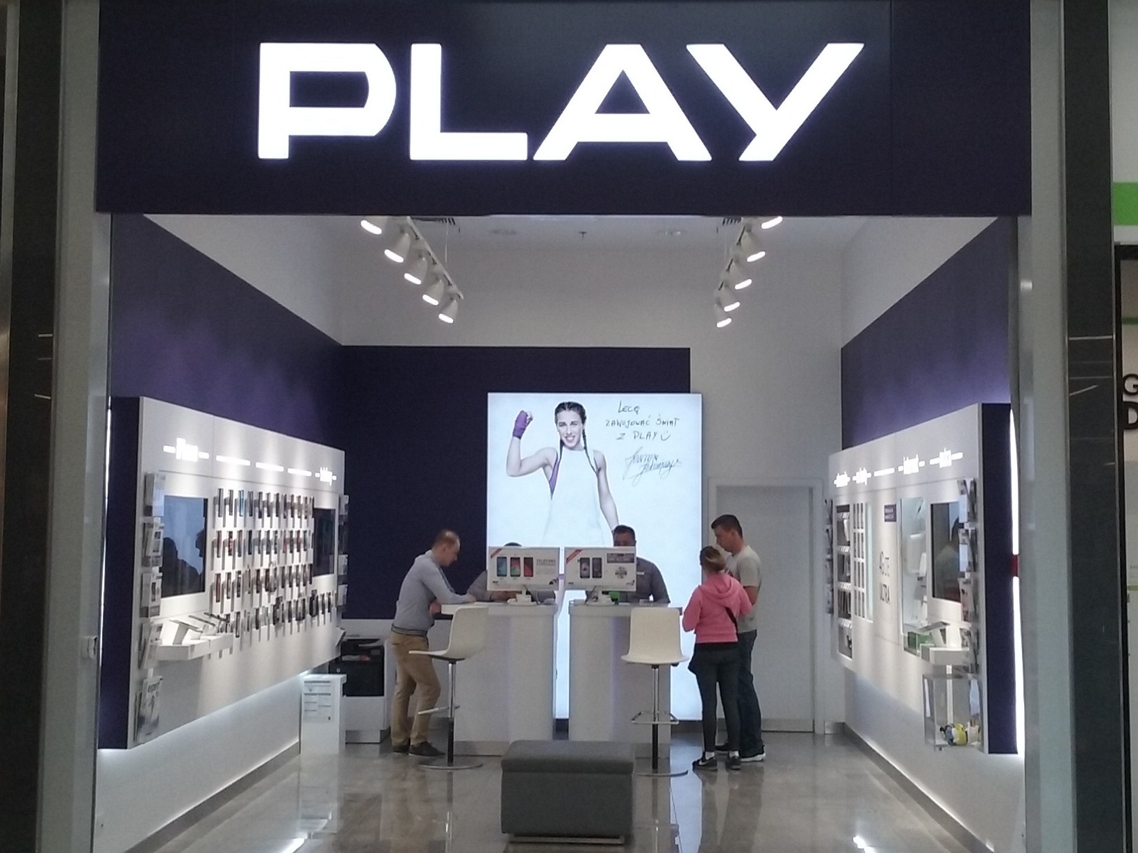 Gigantyczna kara od UOKiK. Sieć musi zwrócić pieniądze klientom