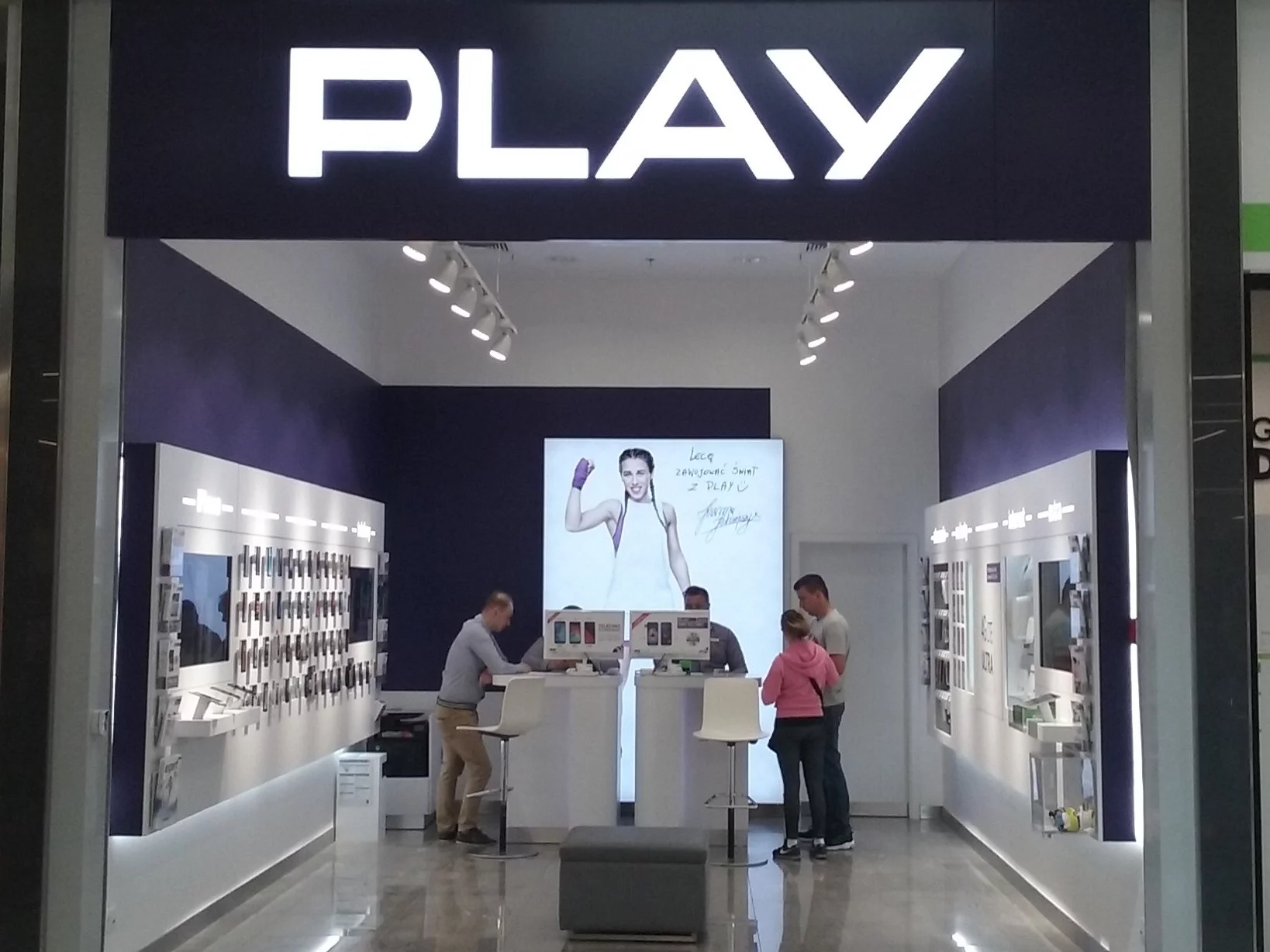 Salon Play, zdjęcie ilustracyjne