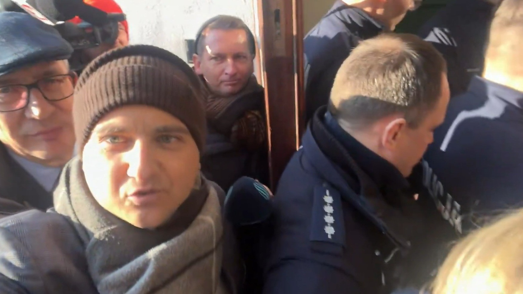 Gorąco przed siedzibą KRS. "Biorą udział w zamachu stanu"