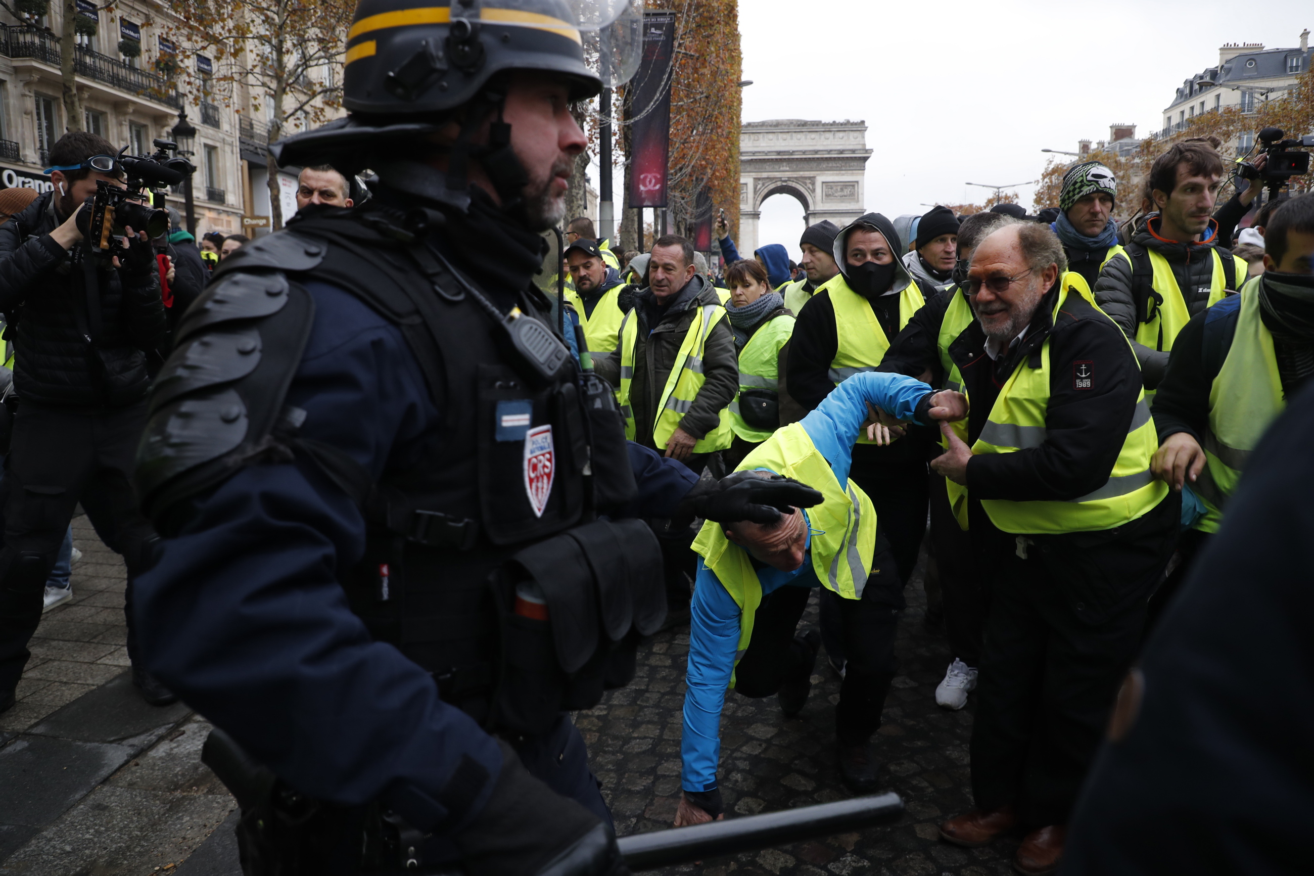 Protesty w Paryżu