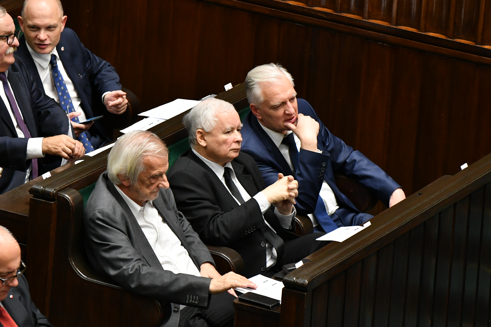 Od lewej: Ryszard Terlecki, Jarosław Kaczyński i Jarosław Gowin w Sejmie