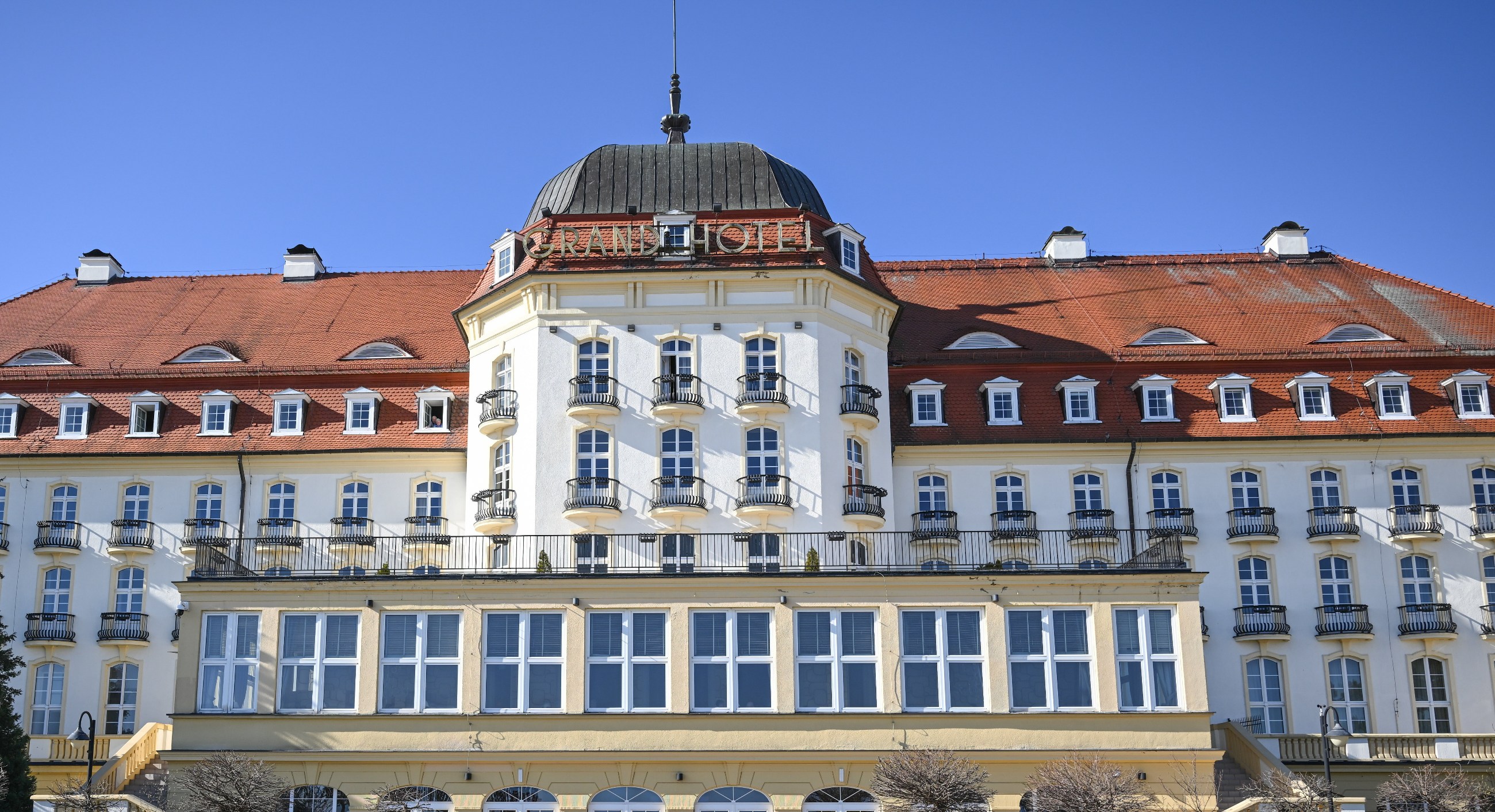 Onet wraca do tematu prostytutek i Grand Hotelu. "Zrobią wszystko, żeby nie został wybrany"