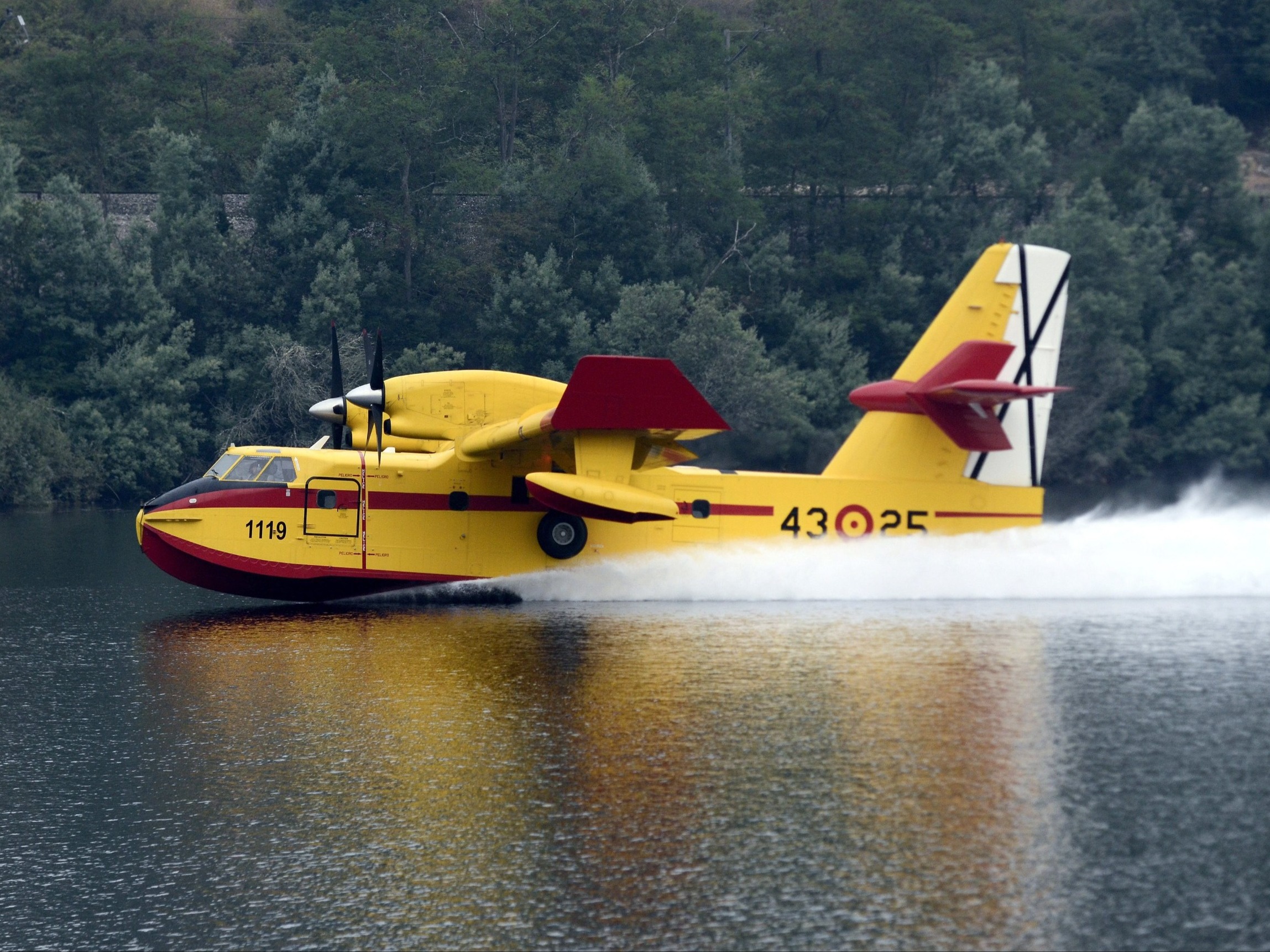 Samolot gaśniczy Canadair CL-215