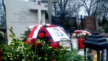 Grób Andrzeja Chołowieckiego na Cmentarzu Bródnowskim w Warszawie