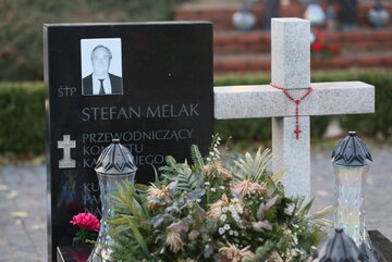 Grób Stefana Melaka na Wojskowym Cmentarzu na Powązkach