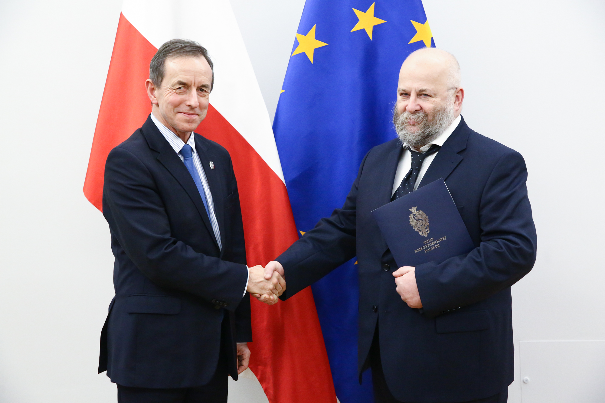 Marszałek Senatu po zasięgnięciu opinii Prezydium Senatu oraz Komisji Regulaminowej, Etyki i Spraw Senatorskich powołał Pana Piotra Świąteckiego na stanowisko Szefa Kancelarii Senatu.