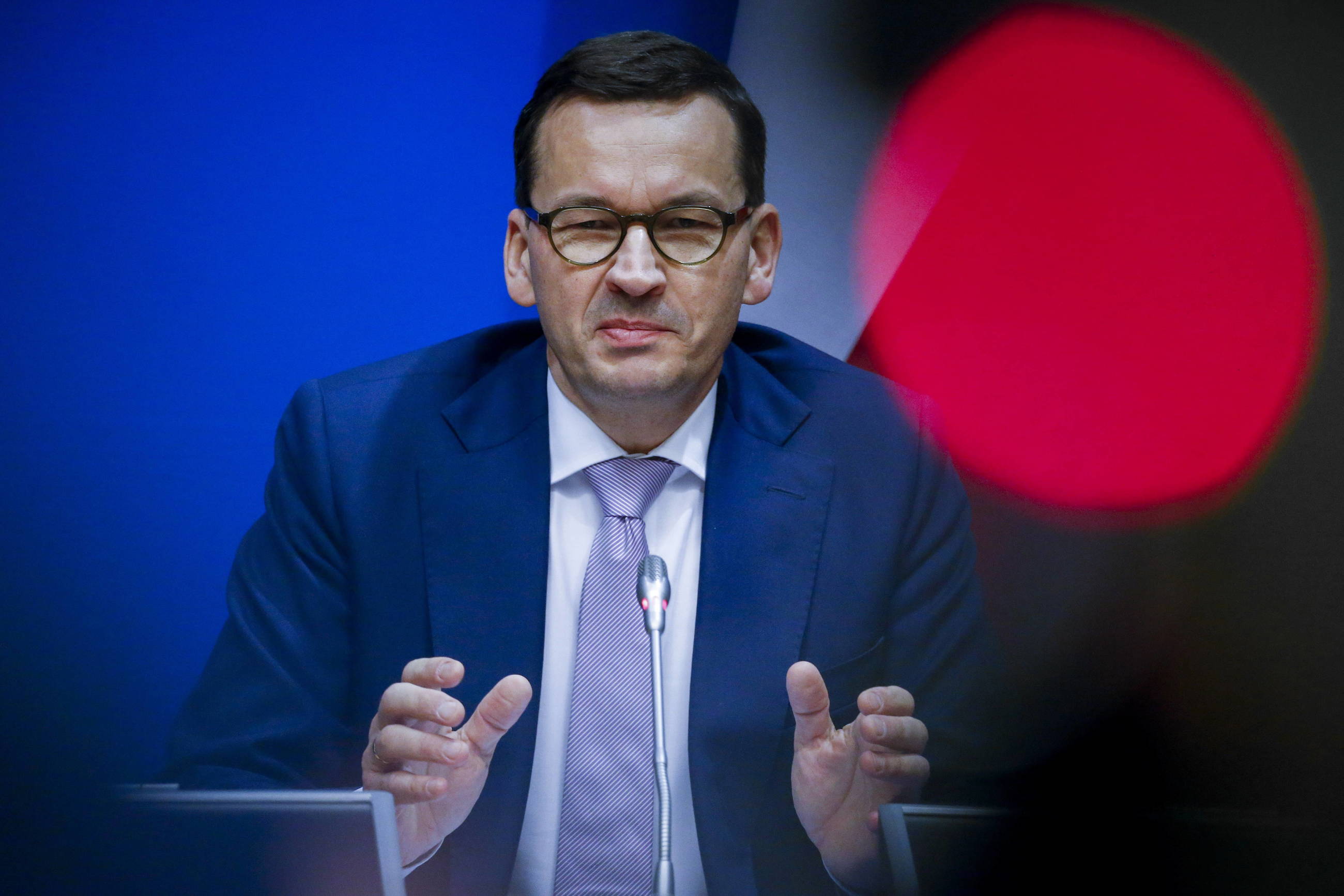 Mateusz Morawiecki podczas briefingu pod szczycie UE