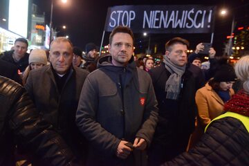 Grzegorz Schetyna, Rafał Trzaskowski oraz Ryszard Petru na marszu przeciwko przemocy