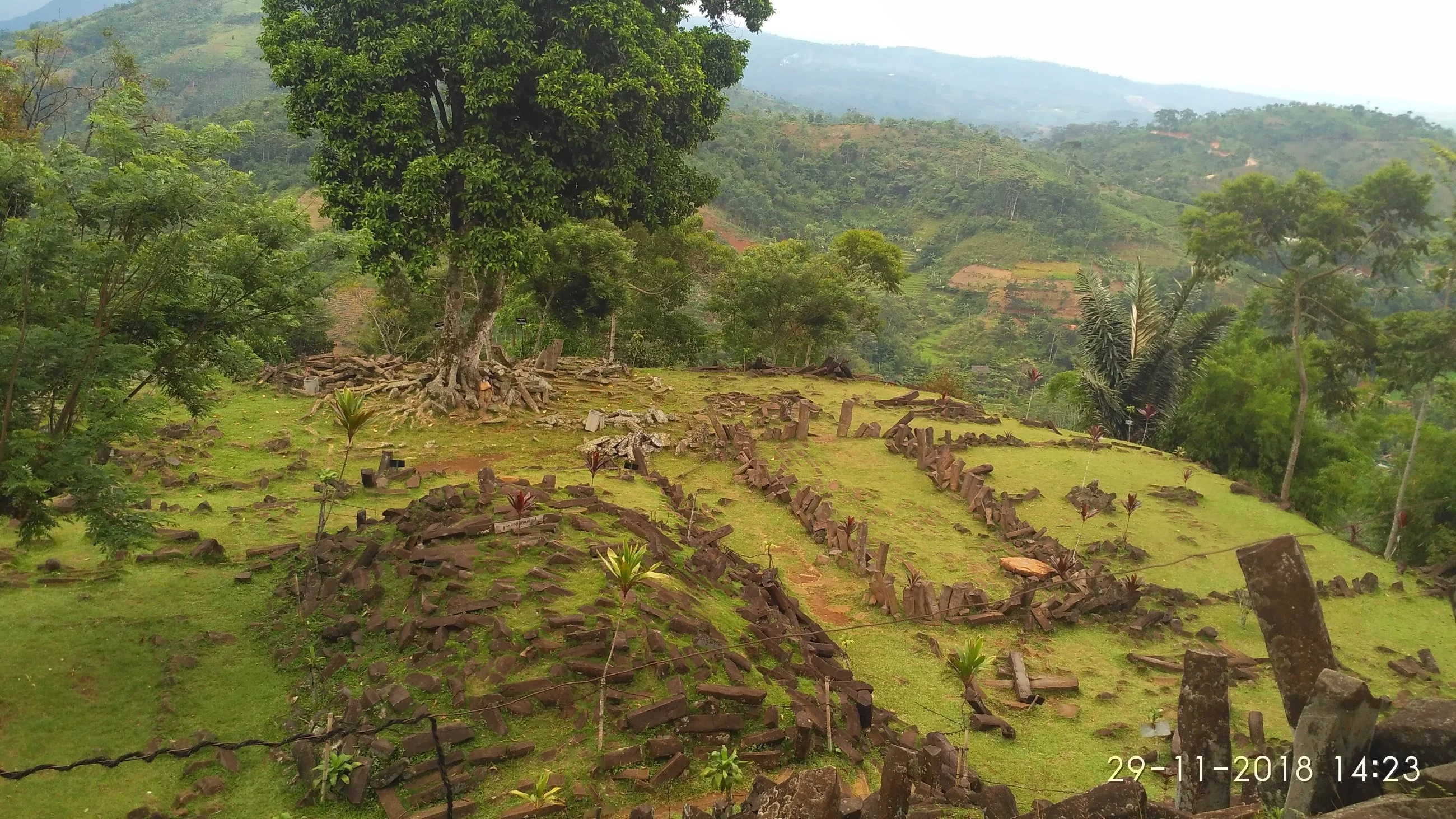 Gunung Padang, megality w Indonezji (Jawa)
