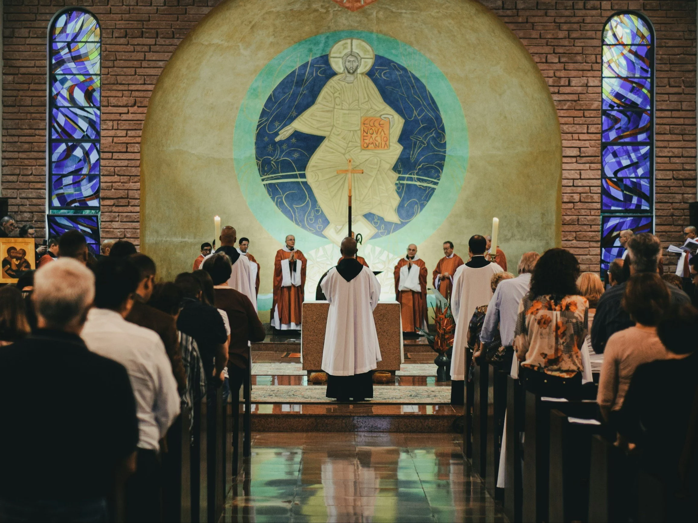 Kościół katolicki stracił 1,7 mln wiernych w dekadę. Nowe dane GUS