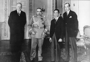 Hans-Adolf von Moltke, Józef Piłsudski, Joseph Goebbels i Józef Beck w Warszawie 14 czerwca 1934