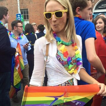 Helen McEntee podczas jednej z parad LGBT