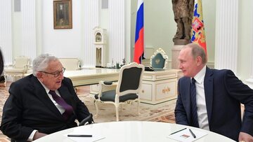 Henry Kissinger i Władimir Putin w 2017 roku.