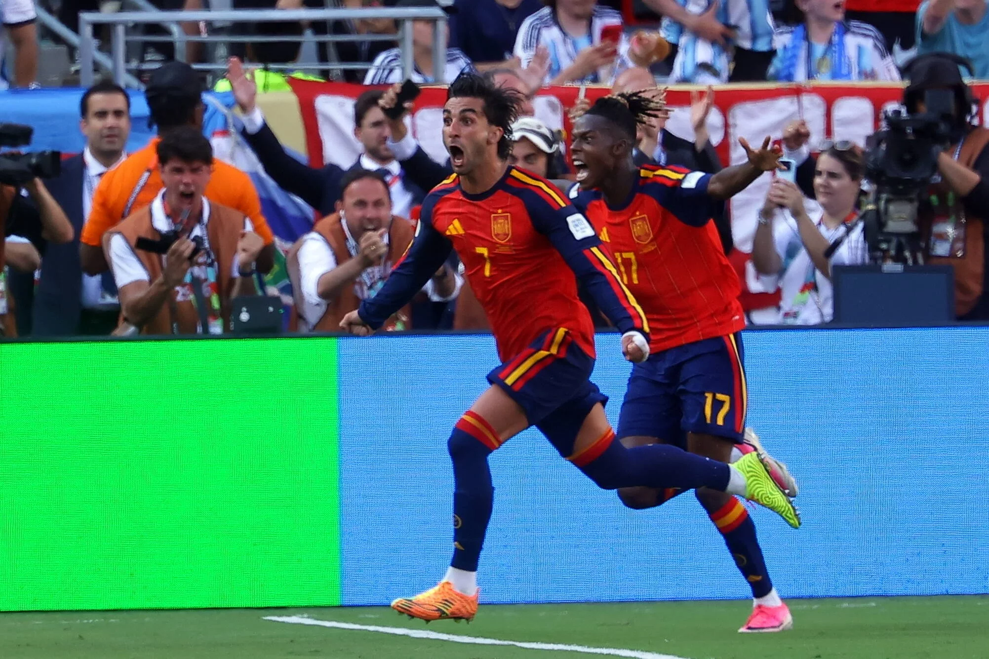 Ferran Torres (L)