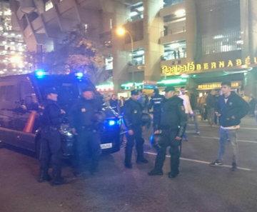 Hiszpańska policja przed meczem Legia Warszawa - Real Madryt
