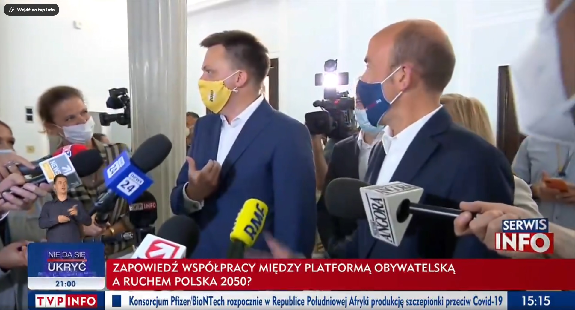 Szymon Hołownia i Borys Budka w Sejmie