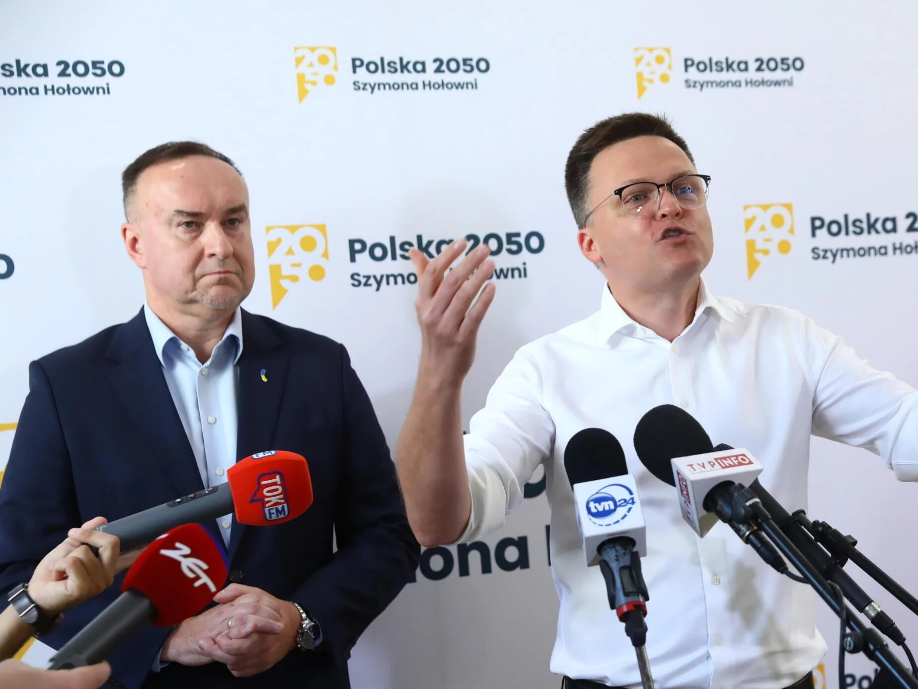 Lider Ruchu Polska 2050 Szymon Hołownia oraz wiceprzewodniczący partii Michał Kobosko