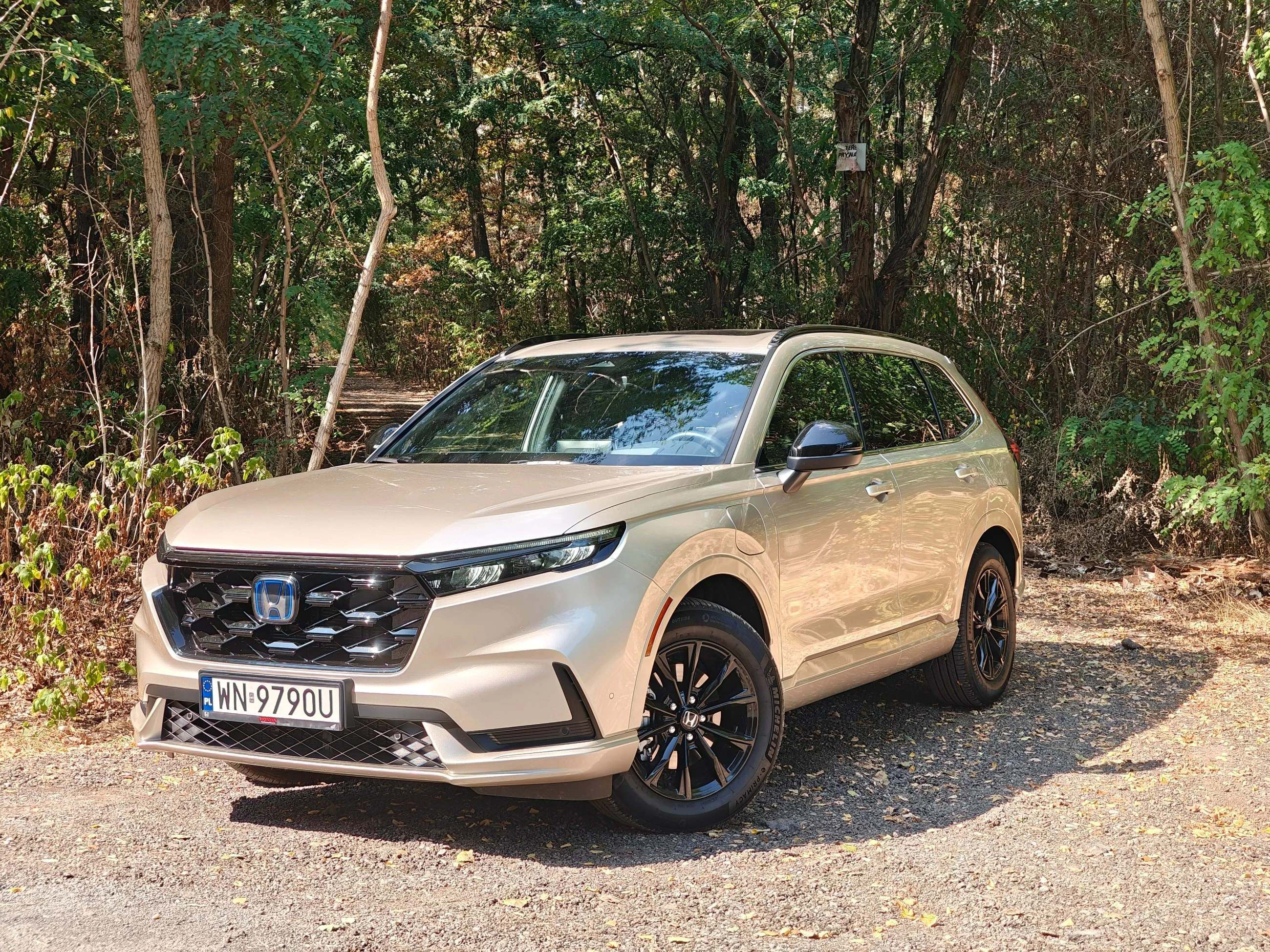 Honda CR-V E: PHEV i telewizor Samsung S95F