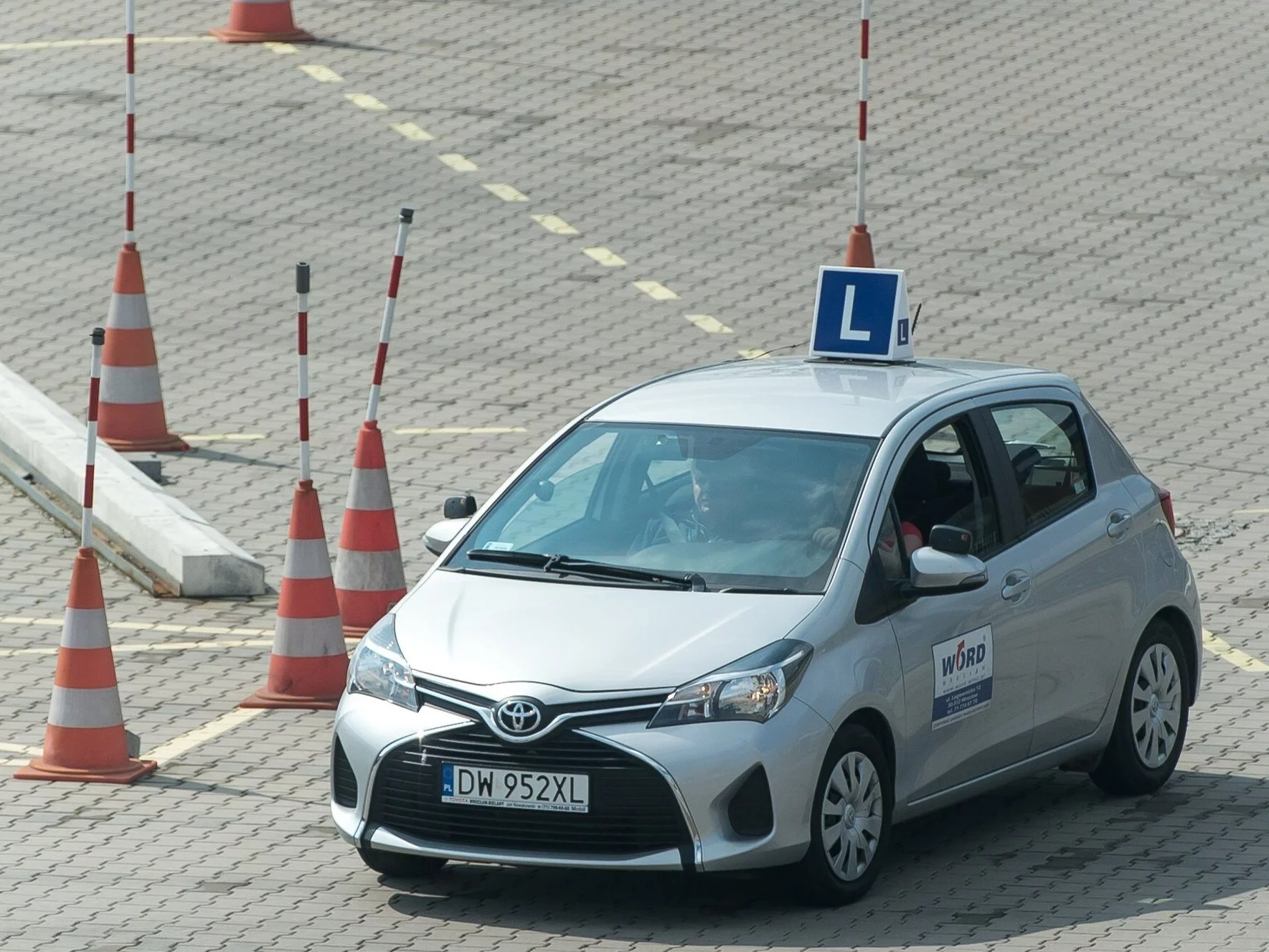 Ile kosztuje kurs na prawo jazdy? Tanio nie jest