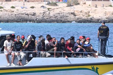 Imigranci u wybrzeży Lampedusy