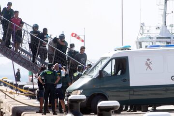 Imigranci zaatakowali załogę statku VOS Pace. Ostatecznie zatrzymała ich hiszpańska policja