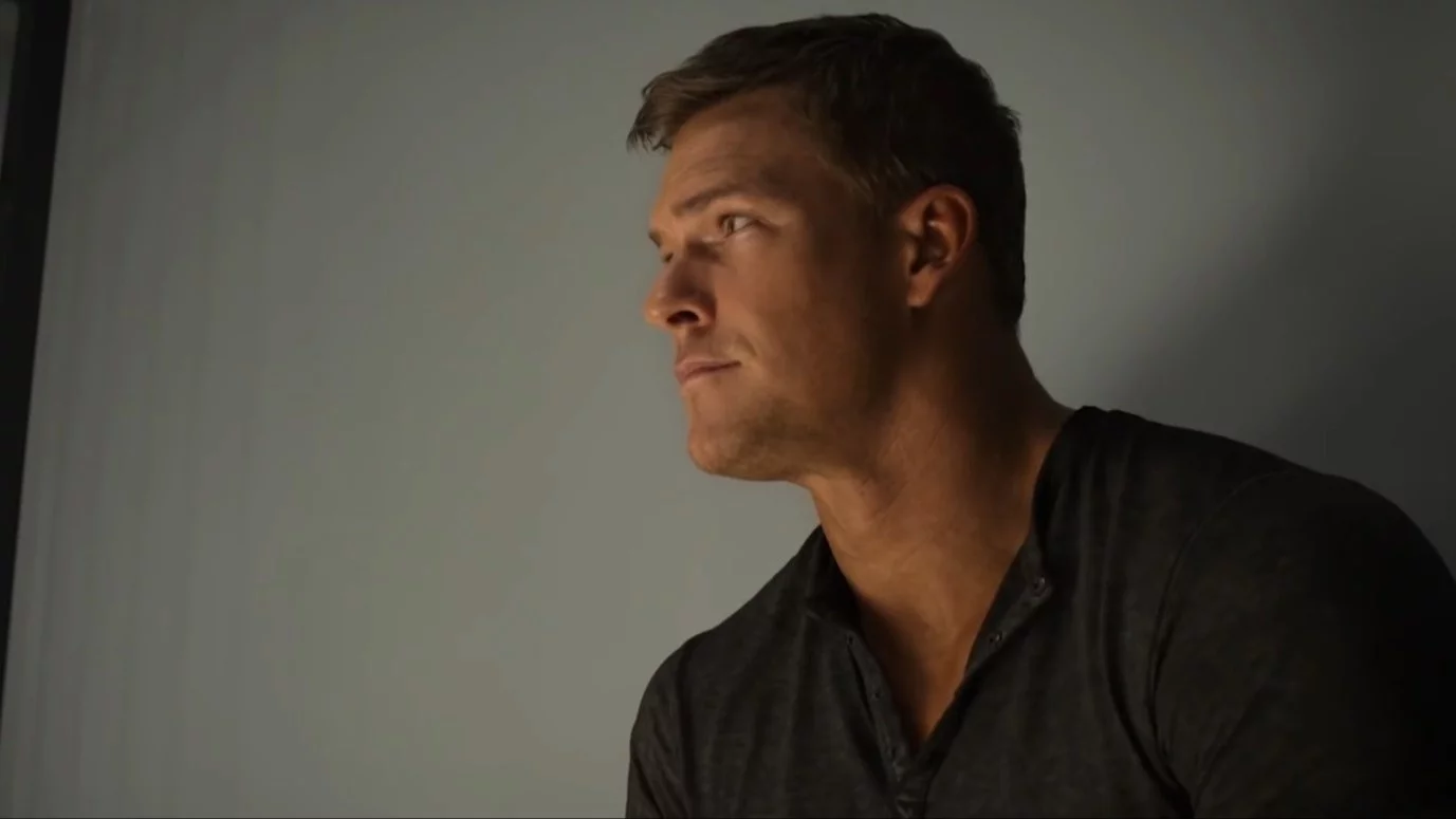 Alan Ritchson w serialu "Reacher" na Amazon Prime Video