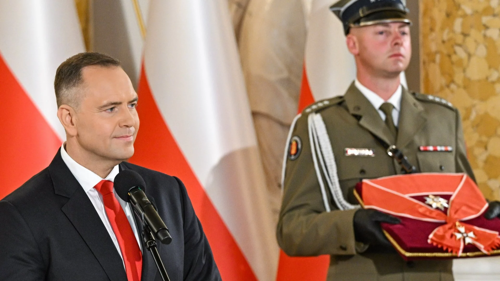 Uroczystość za Zamku Królewskim. Nawrocki: To pomost między I, II i III RP