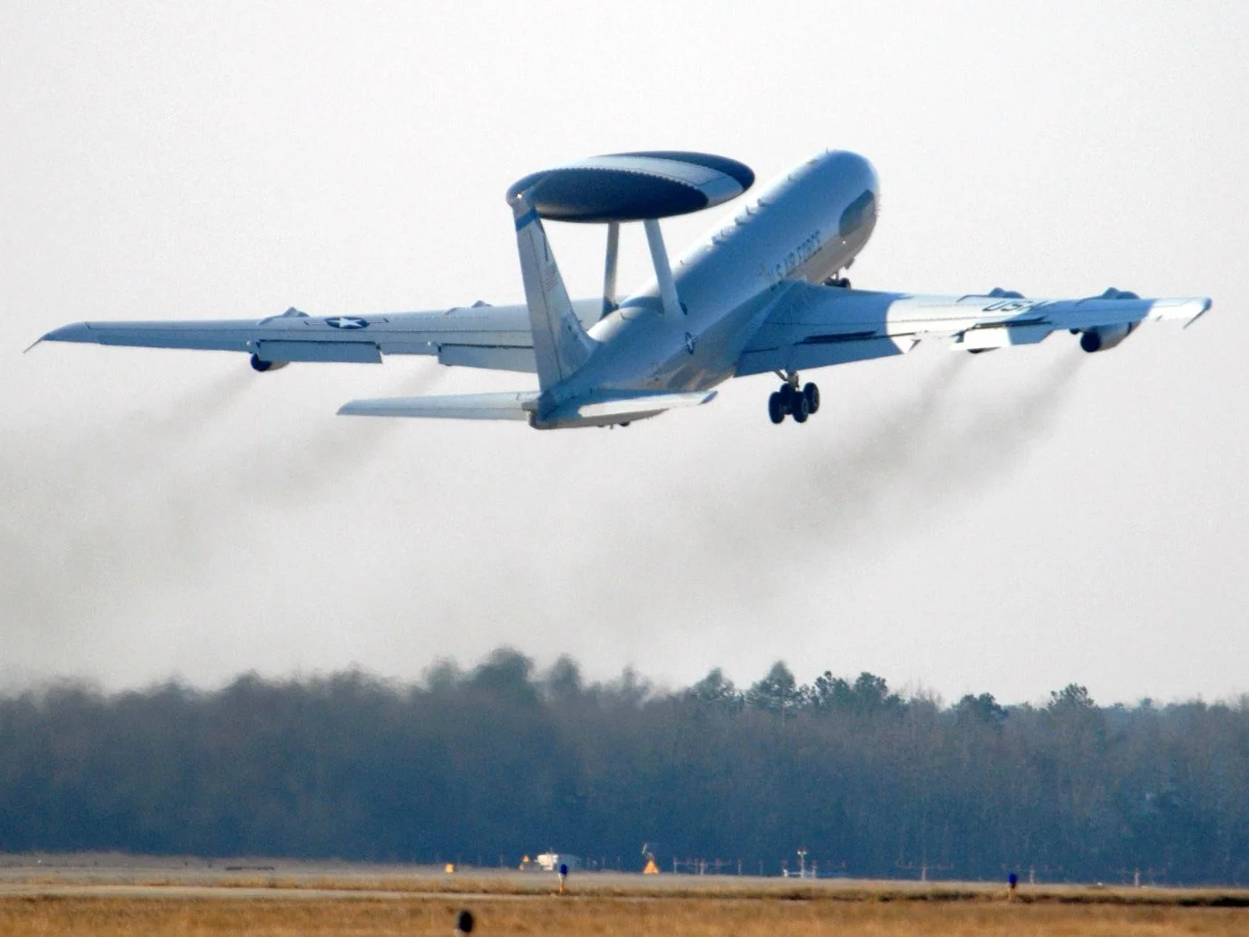 Start samolotu E-3 Sentry (AWACS)