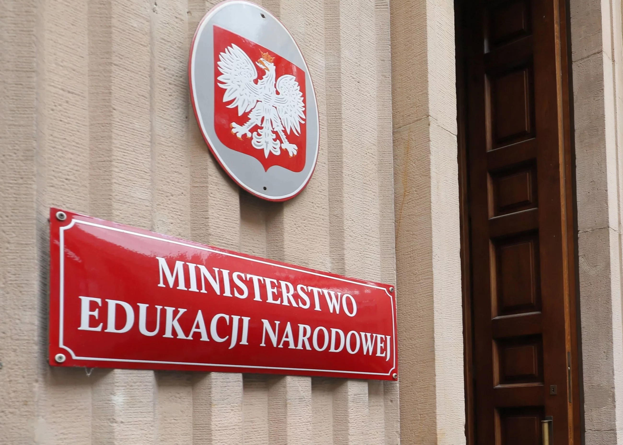 "Korupcja polityczna". Znane stowarzyszenie sędziów z dofinansowaniem z resortu