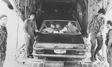Izraelscy komandosi z Sayeret Matkal po operacji Entebbe