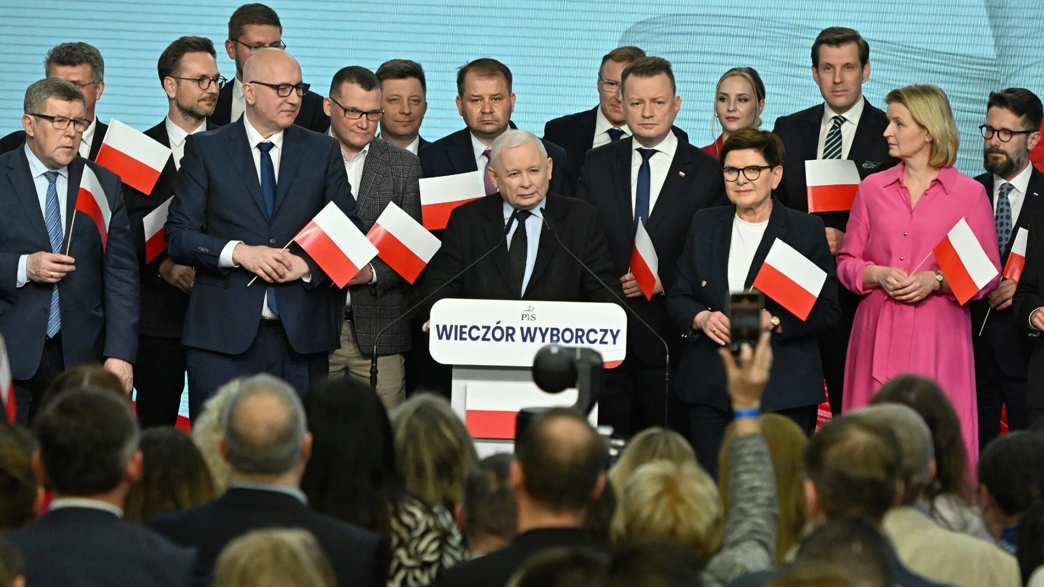 Wybory samorządowe 2024. Prezes Jarosław Kaczyński z grupą polityków PiS