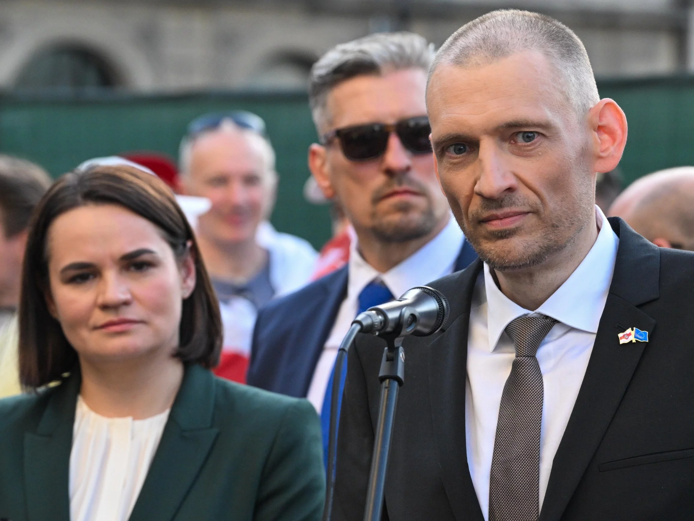 Swiatłana Cichanouska (L) i jej mąż Siarhiej Cichanouski