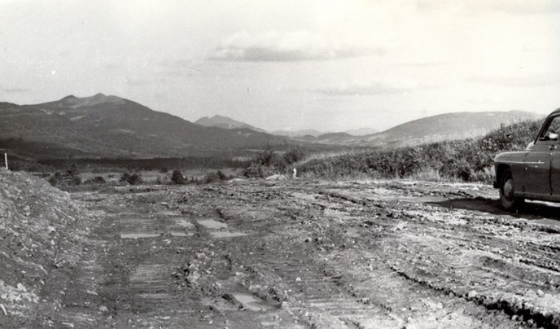 Taki księżycowi krajobraz pozostawili po sobie Sowieci. Bieszczady, 1951 rok