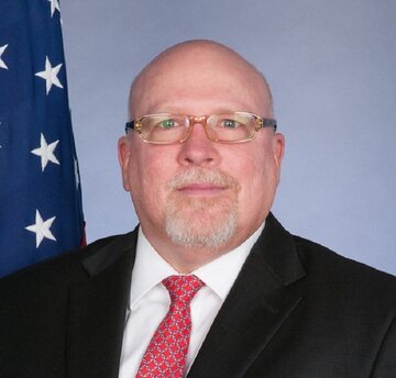 James D. Melville Jr., ambasador USA w Estonii