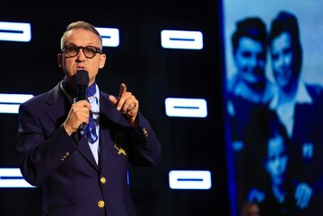 Jan Młynarski podczas wydarzenia "Warszawiacy śpiewają (nie)zakazane piosenki"