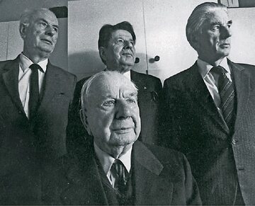 Jan Semka (1900–1994) z trzema synami – Jerzym (ojcem Piotra Semki), Ryszardem (w środku) i Zbigniewem (z prawej). W czasie wojny wszyscy przystąpili do AK, a Jan po wojnie uczestniczył w konspiracji „Łupaszki”