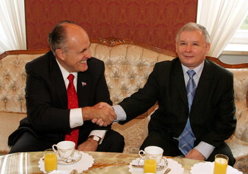 Jarosław Kaczyński (L), Rudy Giuliani (P)