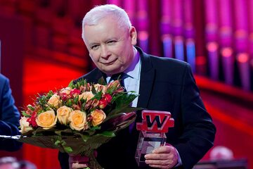 Jarosław Kaczyński  podczas gali, na której otrzymał nagrodę "Człowiek Wolności 2016" Tygodnika W Sieci