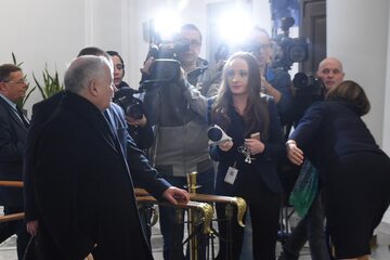Jarosław Kaczyński w drodze na spotkanie z marszałkiem Senatu